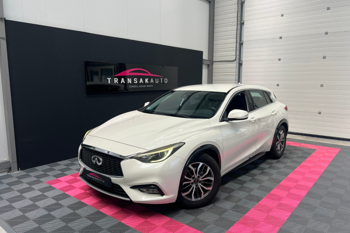 INFINITI Q30