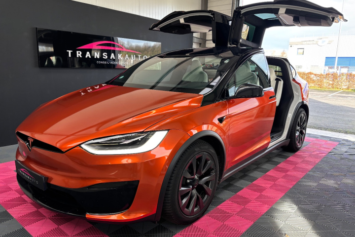 TESLA MODEL X